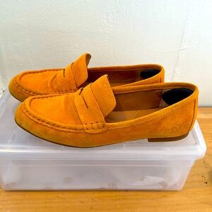 BRAND NEW: Bórn Mustard Moccasins